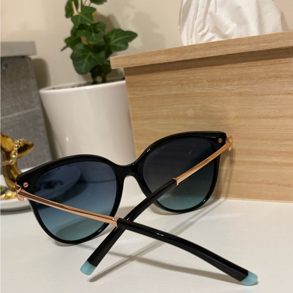 Tiffany & Co. sunglasses - Picture 2 of 7